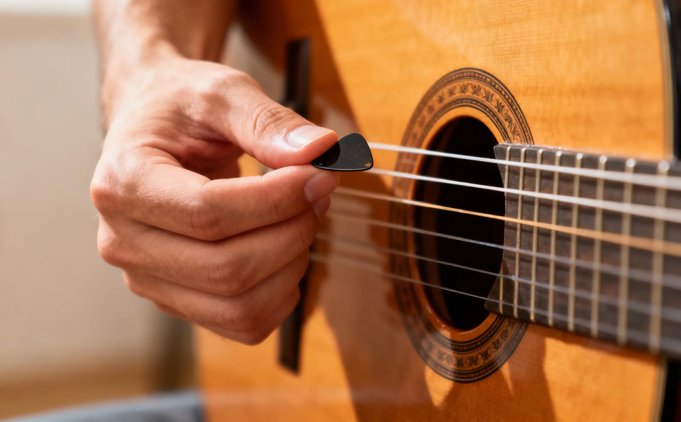 Posso Tocar Violão com Palheta