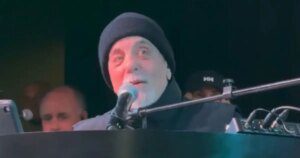 Billy Joel se junta ao Billy Joel Tribute Act no palco para duas músicas na Flórida