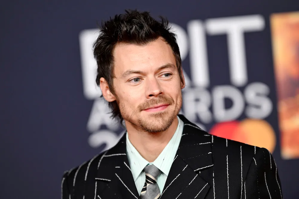 Veja Harry Styles retornar ao palco para o BRIT Awards 2026